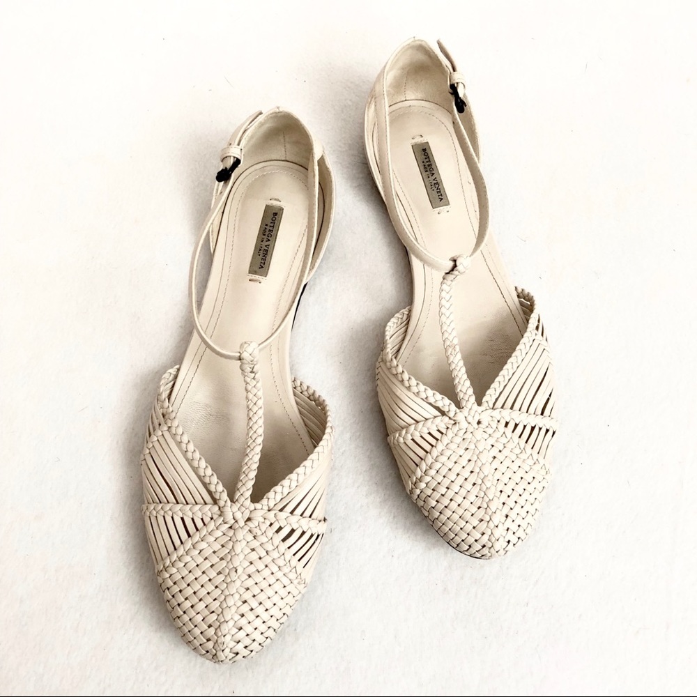Authentic Bottega Veneta Leather Flat Shoes